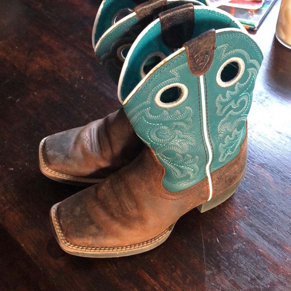 Girls ariat boots